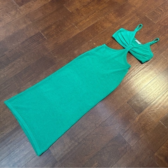 LUSH Babe Attire Green Sleeveless Cutout Knit Midi Dress in Kelly Green, SizeM - Picture 6 of 16
